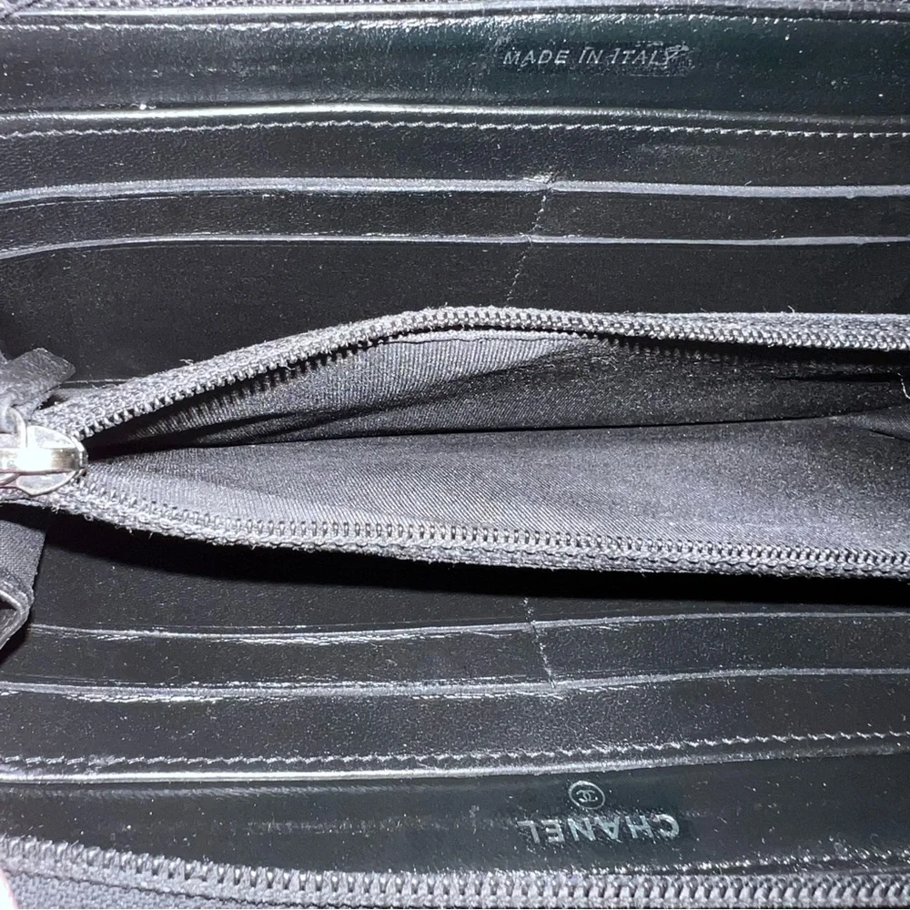 CHANEL Black Boy  Leather Wallet - Picture 5 of 10